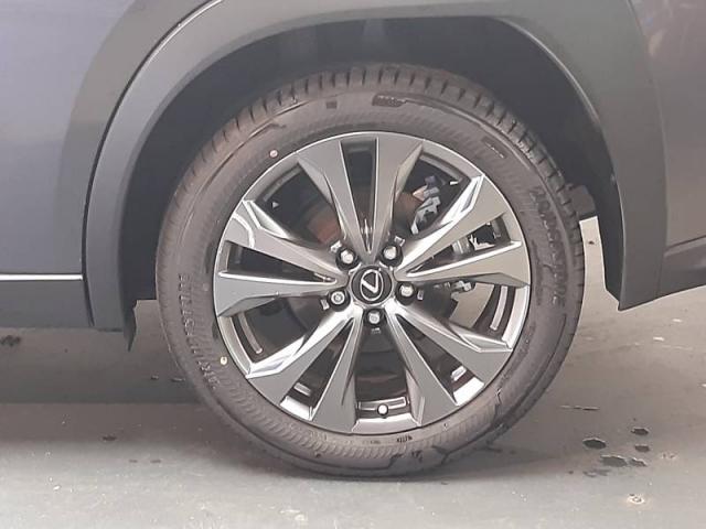 Lexus Ux image 9
