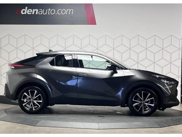 Toyota C-Hr image 9