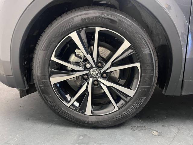Toyota C-Hr image 5