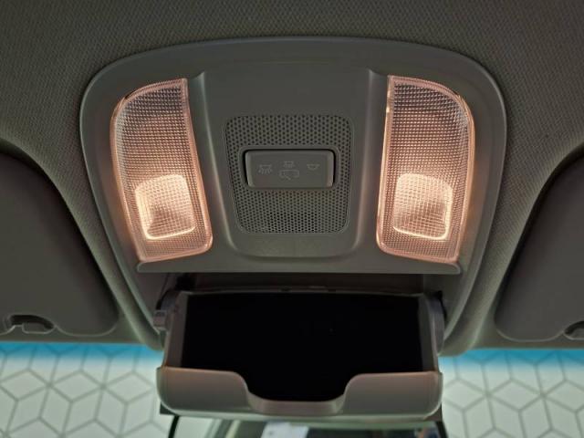 Kia Niro image 7