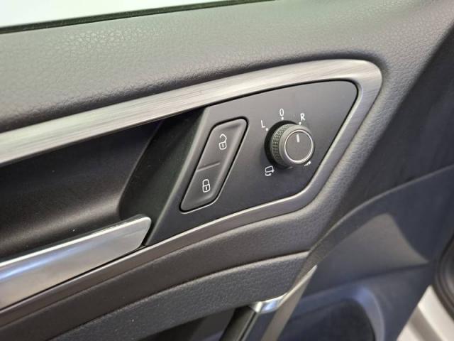 Volkswagen Golf image 2