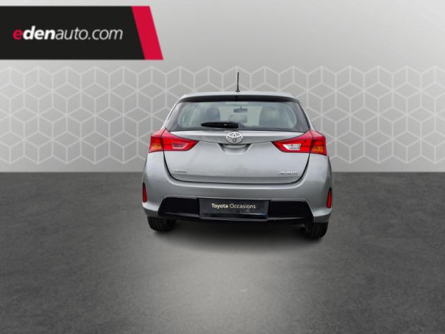 Toyota Auris image 6