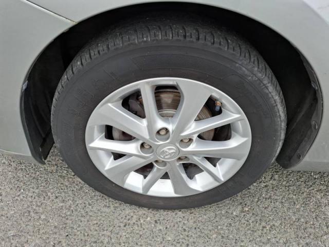 Toyota Auris image 8