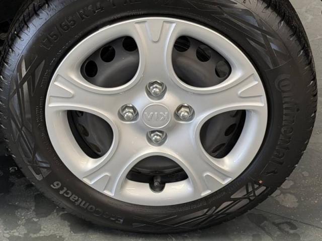 Kia Picanto image 9