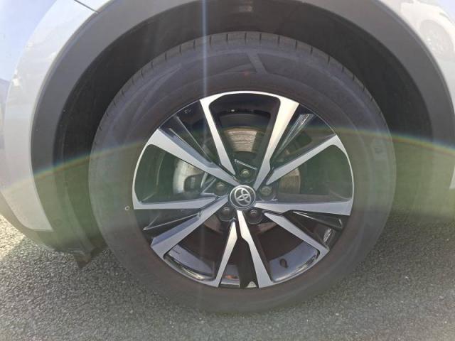 Toyota C-Hr image 6