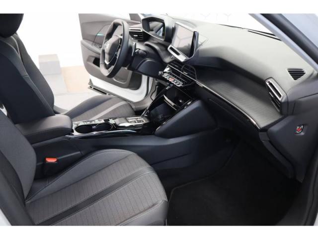 Peugeot 2008 image 1