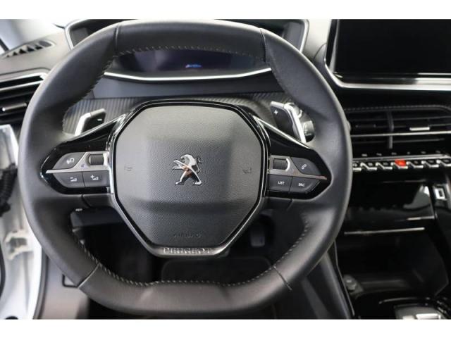 Peugeot 2008 image 3