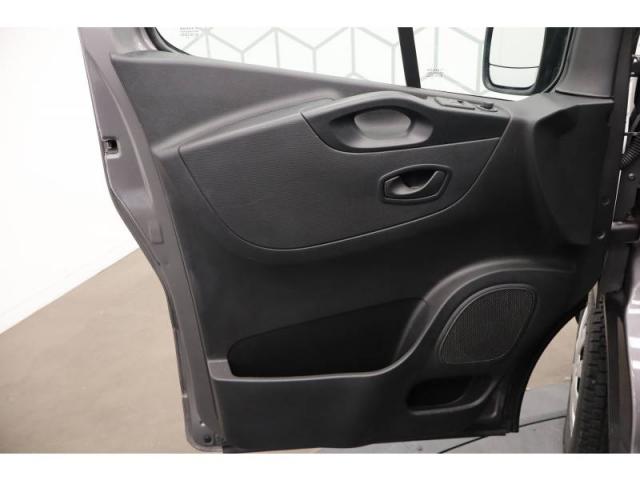Renault Trafic image 9