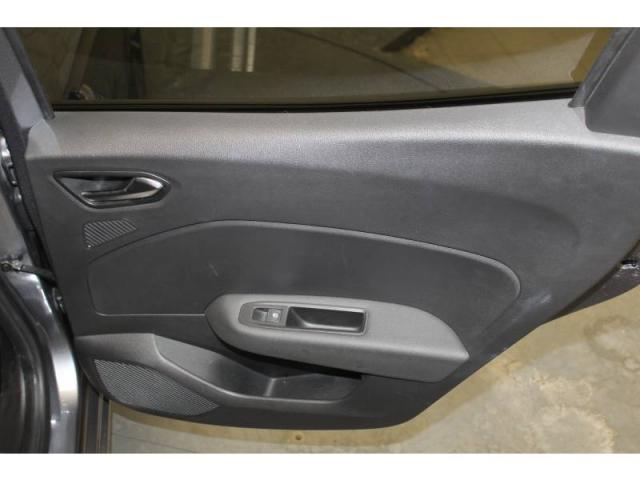 Renault Clio image 6