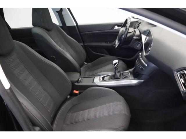 Peugeot 308 image 2