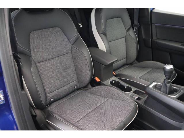 Renault Captur image 2