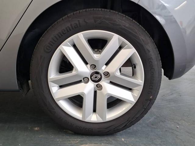 Renault Clio image 2