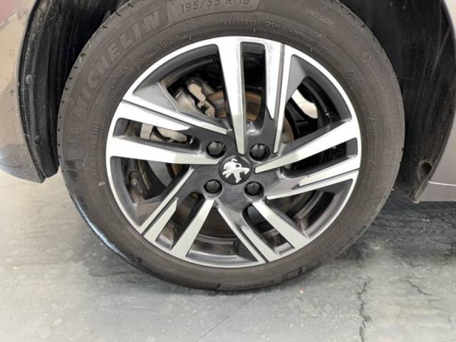Peugeot 208 image 2
