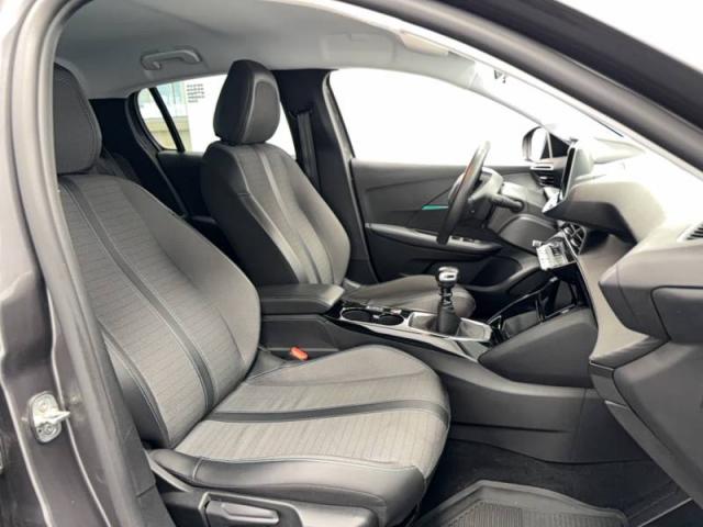 Peugeot 208 image 1