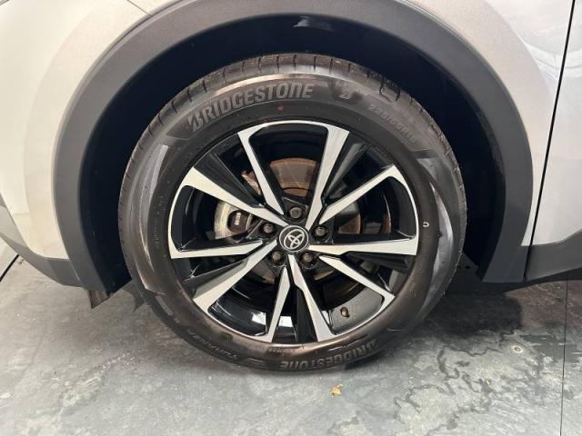 Toyota C-Hr image 4