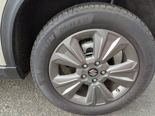 Suzuki Vitara image 8