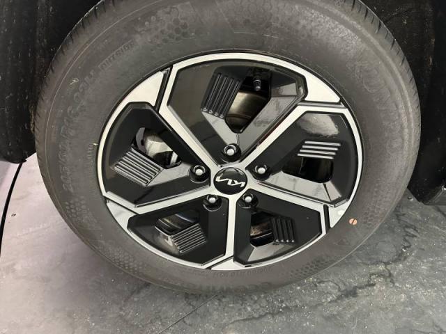 Kia Niro image 7