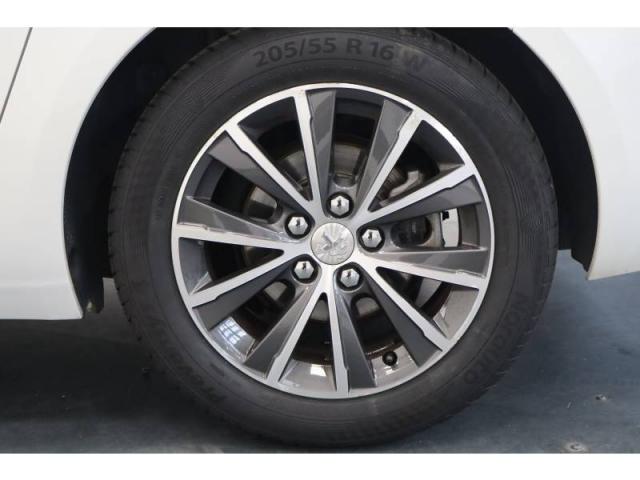 Peugeot 308 image 1