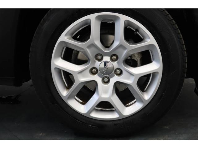 Jeep Renegade image 6