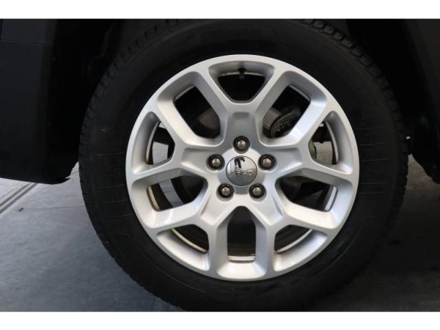 Jeep Renegade image 9