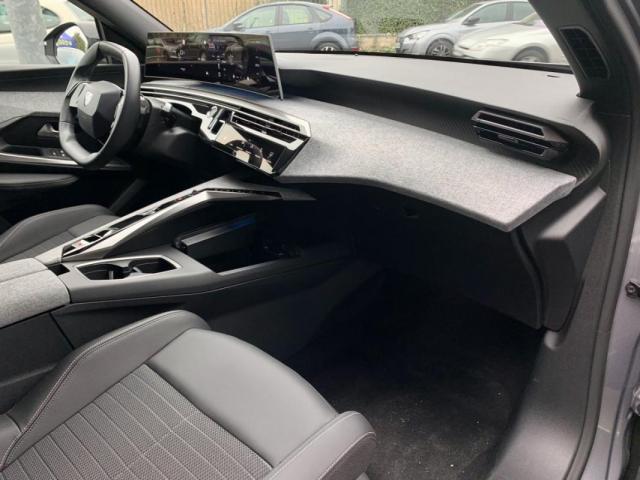Peugeot 3008 image 2