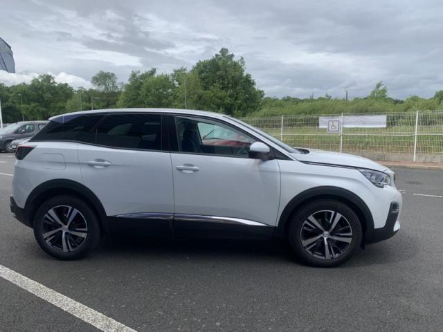 Peugeot 3008 image 1