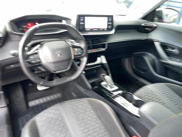 Peugeot 2008 image 8