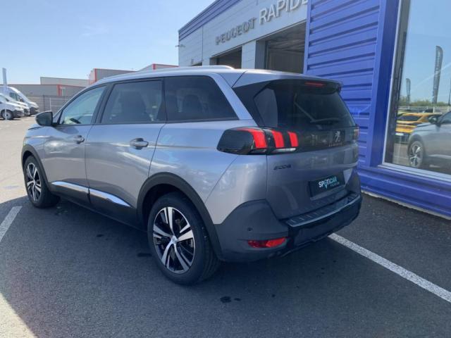 Peugeot 5008 image 1