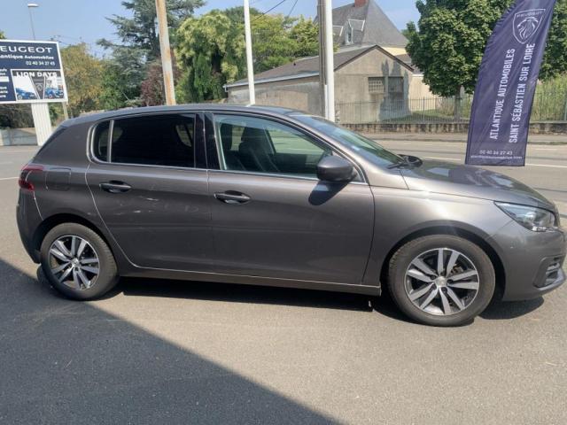 Peugeot 308 image 9