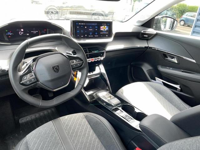 Peugeot 208 image 8