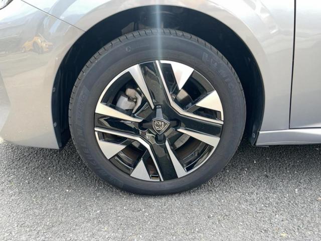 Peugeot 208 image 7