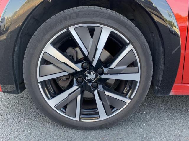 Peugeot 208 image 2