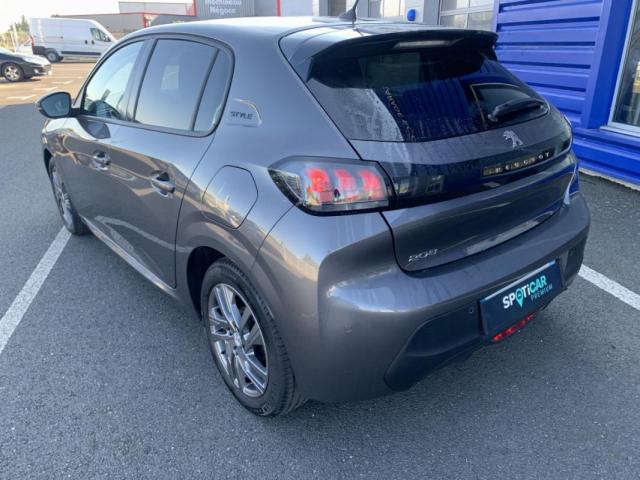 Peugeot 208 image 6