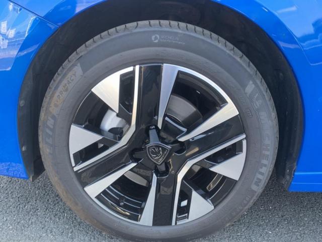 Peugeot 208 image 6