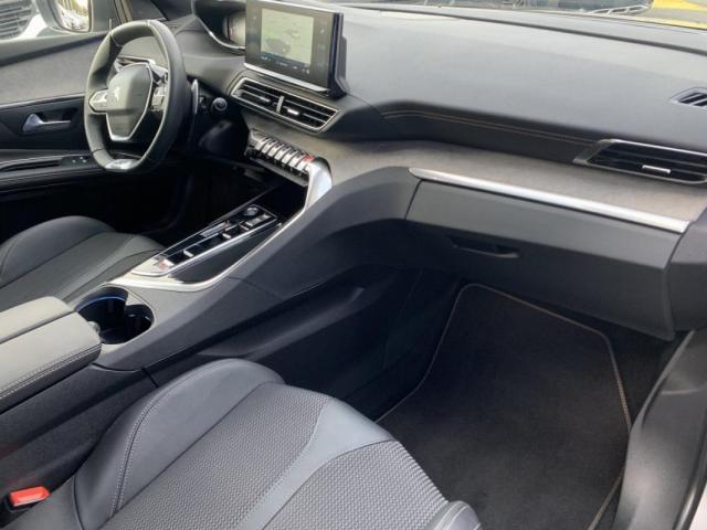 Peugeot 5008 image 1