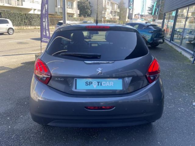 Peugeot 208 image 8