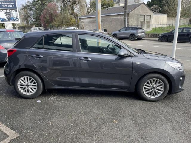Kia Rio image 1