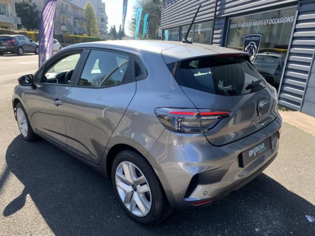 Renault Clio image 8