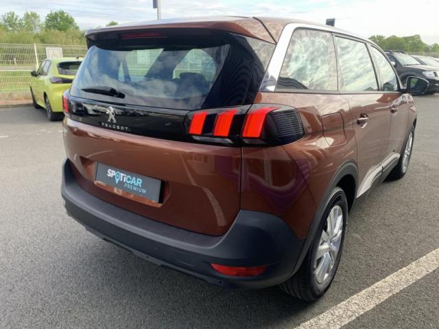 Peugeot 5008 image 1