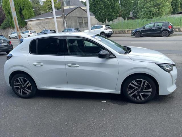 Peugeot 208 image 9
