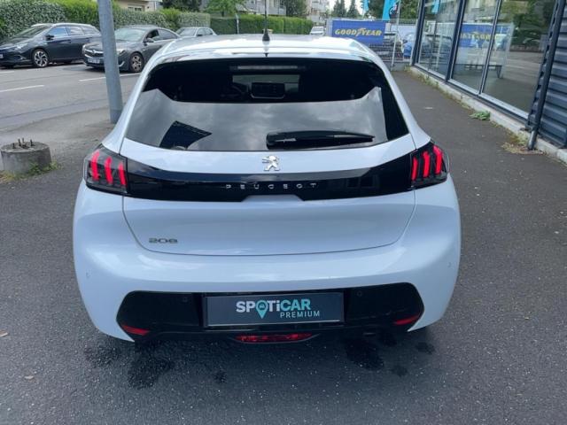 Peugeot 208 image 8