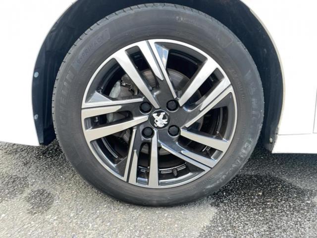 Peugeot 208 image 1