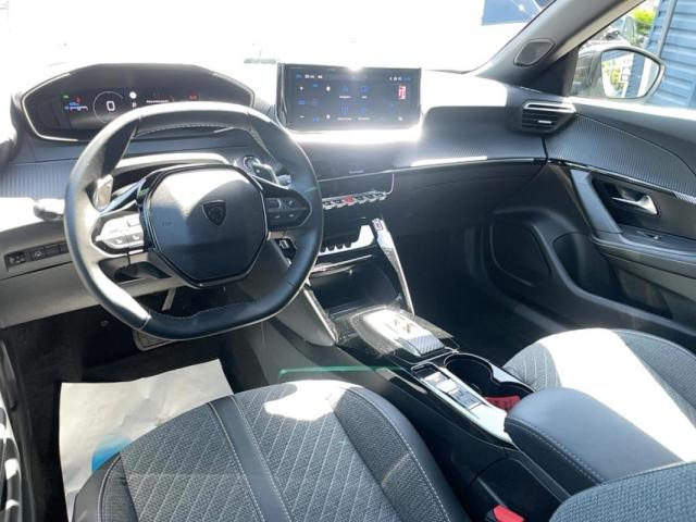 Peugeot 2008 image 2