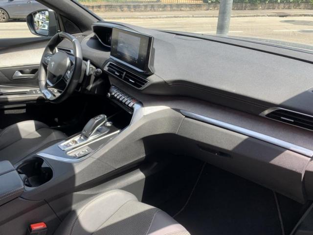 Peugeot 5008 image 2