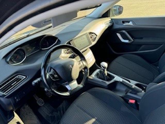 Peugeot 308 image 2