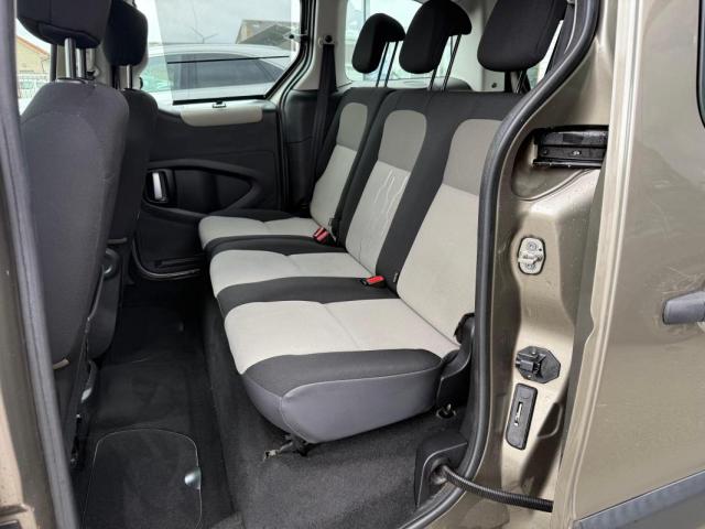 Peugeot Partner image 2