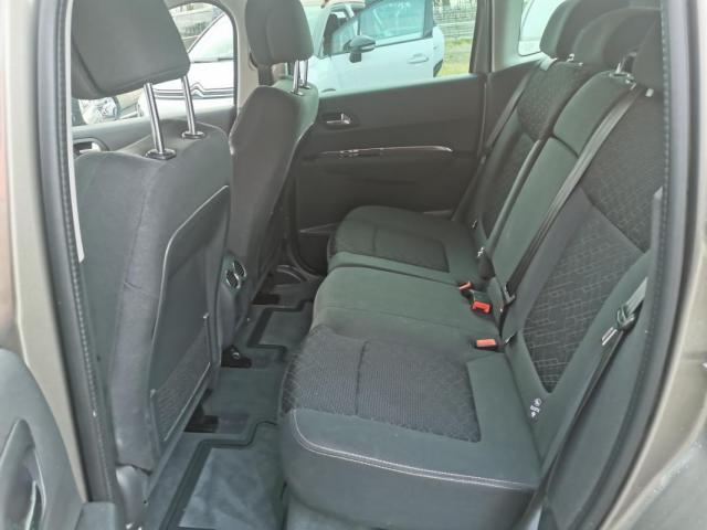 Peugeot 3008 image 2