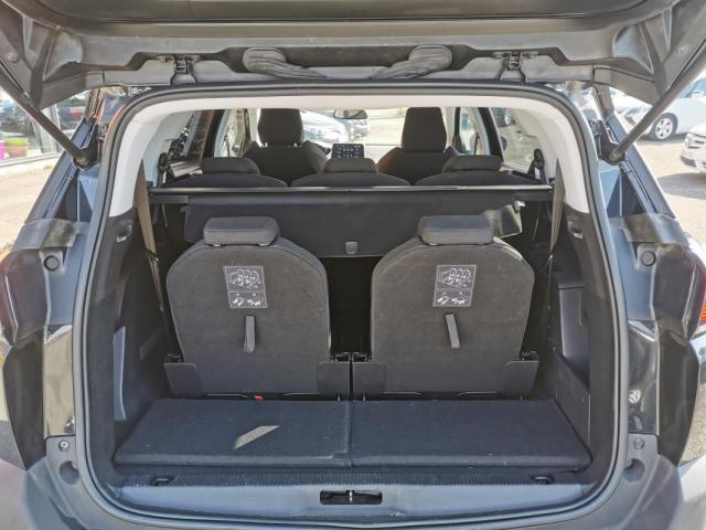 Peugeot 5008 image 9
