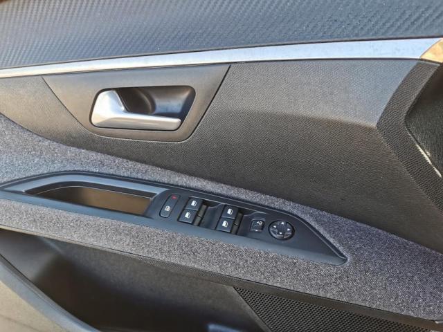 Peugeot 5008 image 7
