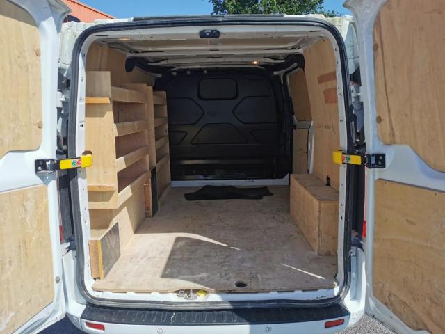 Ford Transit Custom image 2